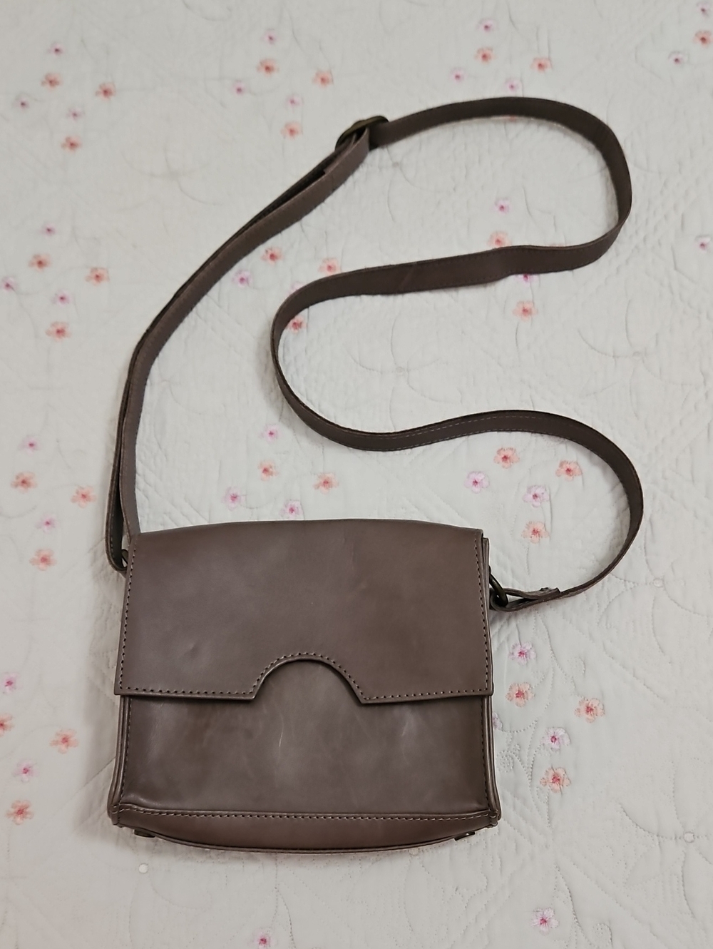 Still Nordiac Taupe Gray Leather Nobi Crossbody Shoulder Bag 7x6
